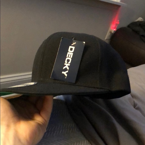 black 6 panel hat - Picture 1 of 4